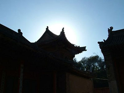 ���á��R