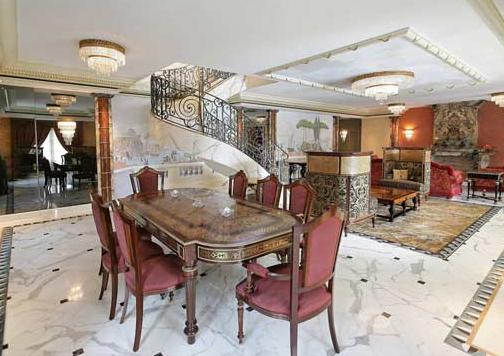 世界巨富扎堆的法國小村