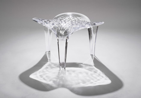 扎哈玩跨界 讓你坐在冰川上