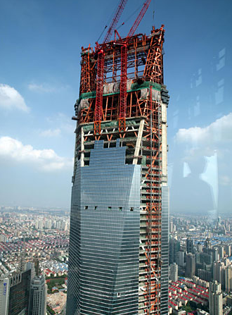 上海環(huán)球金融中心施工過程中巨型斜撐安裝是如何做的