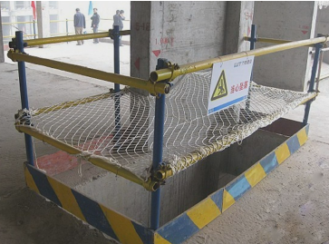 二級建造師考試建筑工程施工安全管理：洞口、臨邊防護(hù)