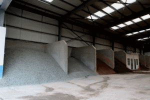 二級建造師考試知識點：無機結(jié)合穩(wěn)定料的拌合(廠拌)與運輸