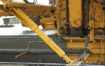 二級建造師考試知識點：水泥混凝土路面模板及混凝土施工