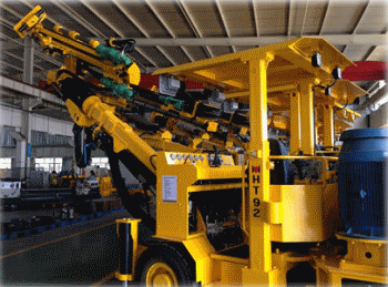 二級(jí)建造師考試公路知識(shí)點(diǎn)：橋梁隧道機(jī)械的性能、生產(chǎn)能力及適用條件